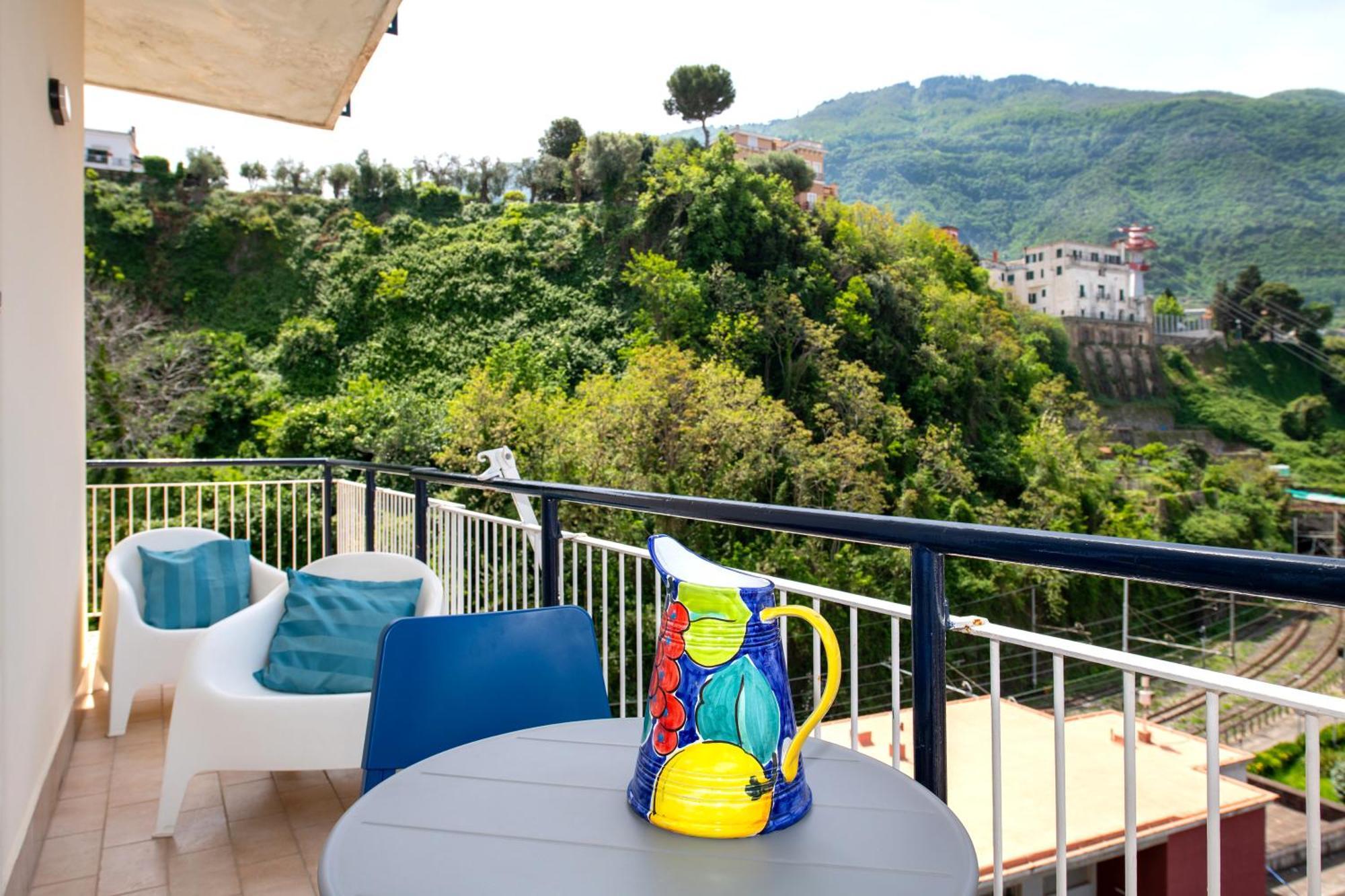 Shabby Chic Seaview Apartments Castellammare di Stabia Bagian luar foto